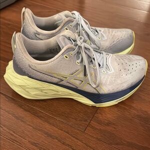 Asics Novablast 4 size 7.5 standard width